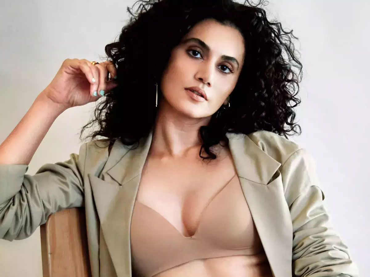 Taapsee Pannu Hot Images 1